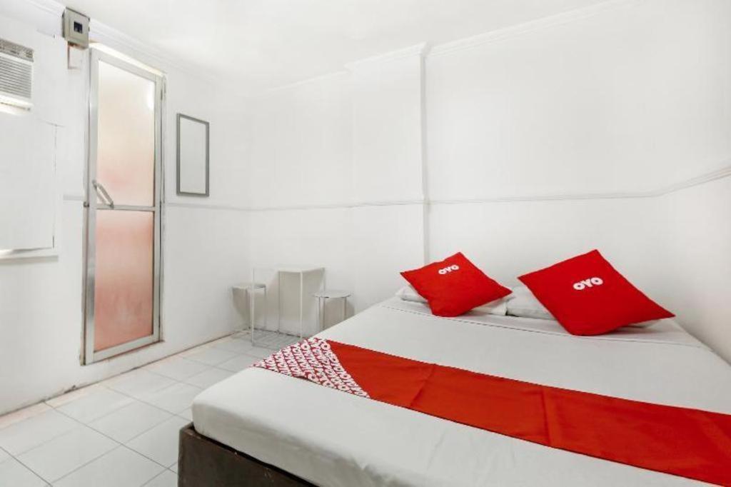 Oyo 842 City Smiles Apartelle San Juan  Exterior foto